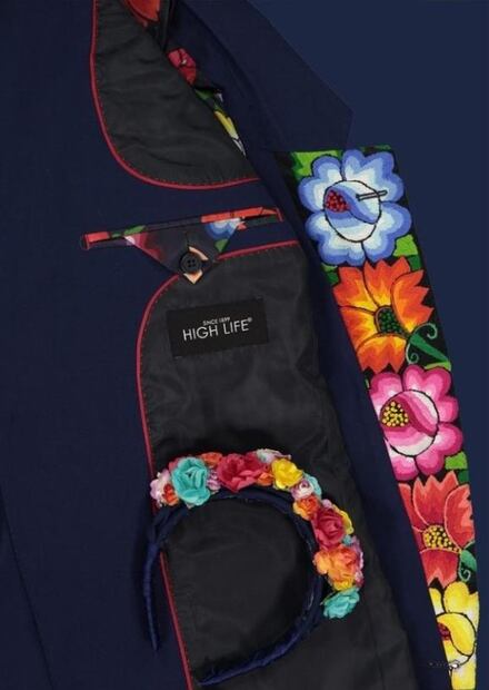 Trajes de la delegación mexicana para las olimpiadas cuenta con bordados tehuanos