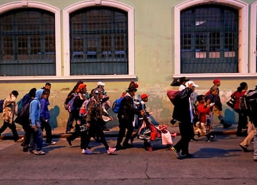 Migrantes de Camerún, Etiopía y Sri Lanka también viajan en la caravana