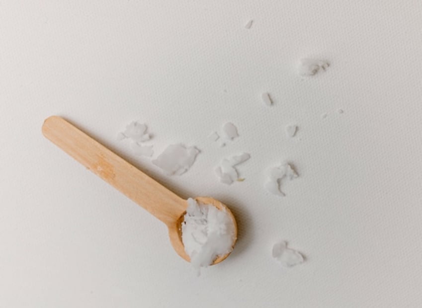 El secreto para combatir las uñas quebradizas con aceite de coco