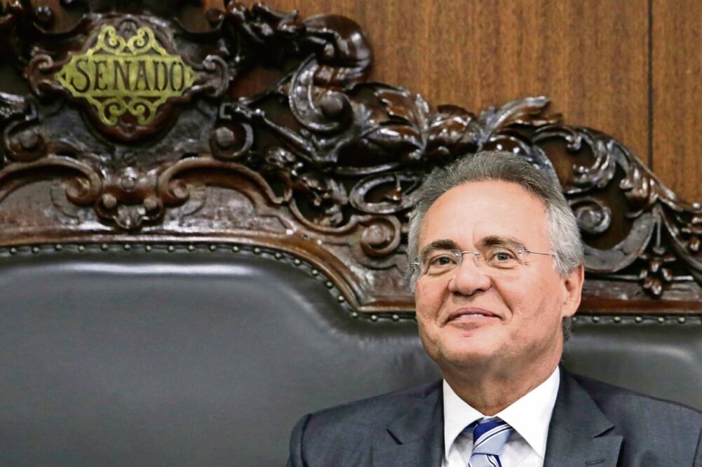 El Tribunal Supremo de Brasil ordenó la semana pasada la suspensión de Calheiros, pero fue mantenido en su cargo por el Senado (ARCHIVO AP)