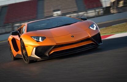 Retiran modelos Lamborghini Aventador por defecto