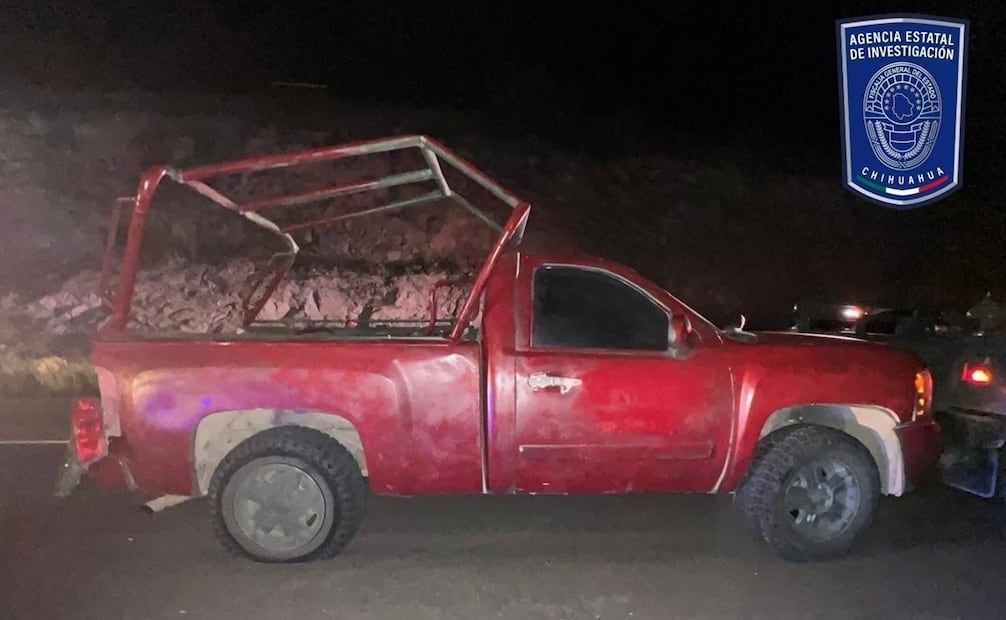 La Fiscalía de Distrito Zona Occidente aseguró cuatro armas largas, cientos de cartuchos, equipo táctico y dos vehículos. Foto: Fiscalía General del Estado de Chihuahua