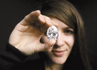 Millennials “brillan” por su desinterés en los diamantes