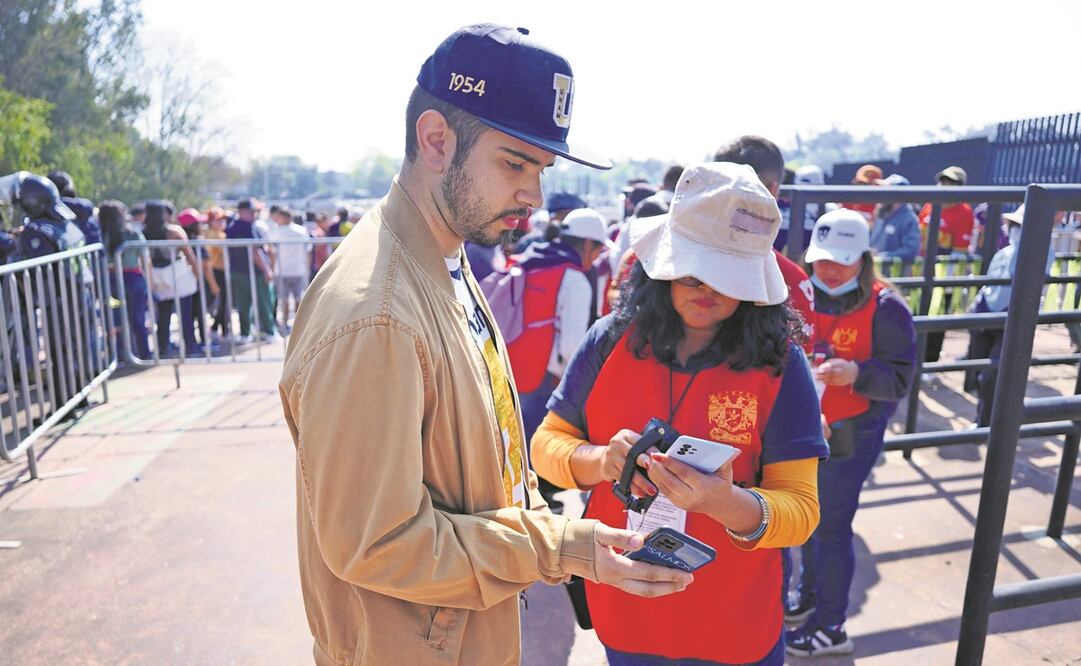 Aspectos del Fan ID, durante el partido de la jornada 3 del torneo Clausura 2023 de la Liga BBVA MX, entre los Pumas de la UNAM y los Esmeraldas del León, celebrado en el estadio Olímpico Universitario. Foto: Imago7/ Rafael Vadillo