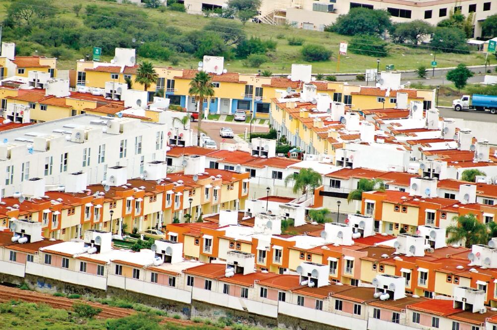 Según cifras del Índice de Precios de Sociedad Hipotecaria Federal, el costo promedio de una vivienda fue de 744 mil 943 pesos en el país (ARCHIVO EL UNIVERSAL)