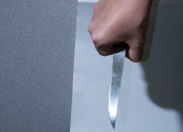 Matan a puñaladas a mujer en Neza; sospechan de su novio