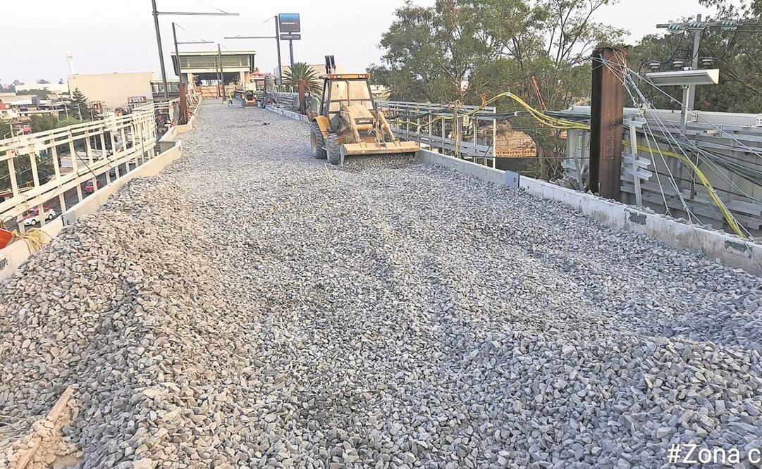 El tramo elevado, que se prevé abrir el primer semestre de 2023, cuenta con tres trabes como se determinó para reforzar la Línea Dorada. Foto: ESPECIAL