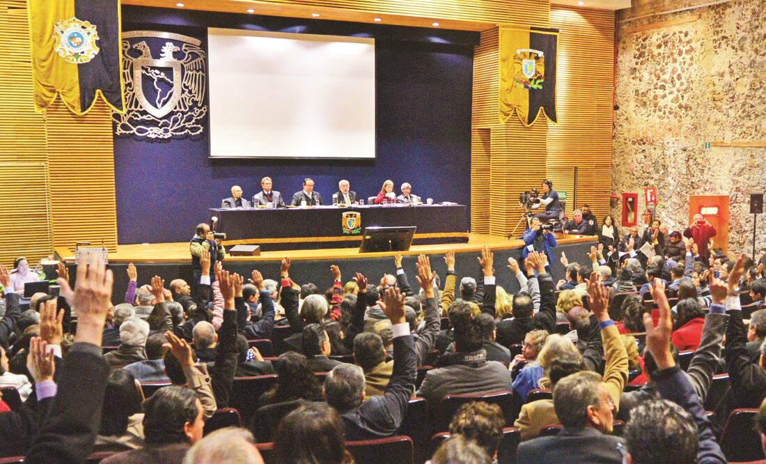 En la sesión de ayer del Consejo Universitario de la UNAM, el rector Enrique Graue informó se creará un “pl a n m aest ro” de seguridad, a través del que rediseñarán el sistema de vigilancia interna de la máxima casa de estudios. (ESPECIAL)