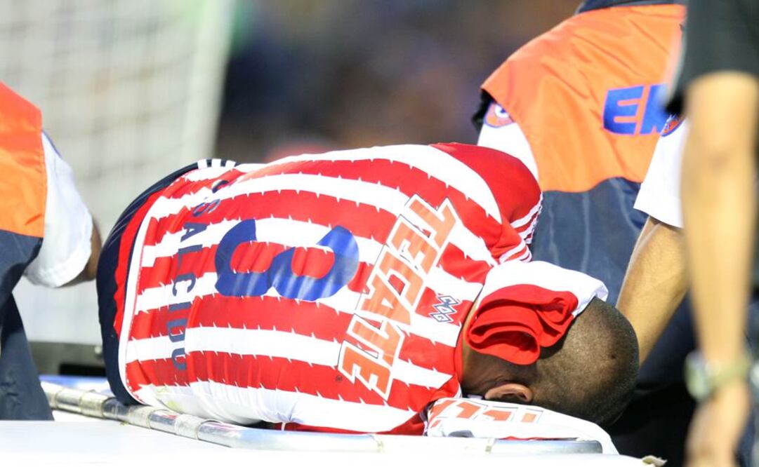 Salcido, tres semanas fuera