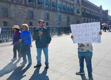 "Carlos Manzo vive, el mal gobierno muere"; protestan frente a Palacio Nacional previo a presentación del Plan Michoacán