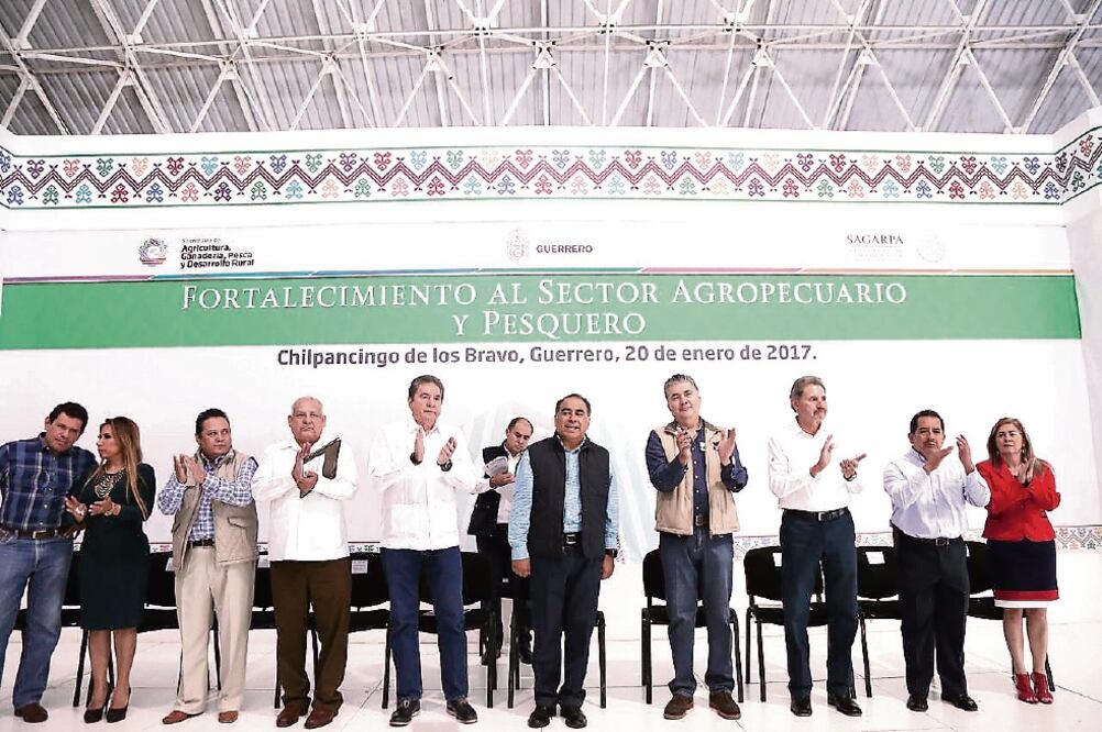 Astudillo llama a combatir el rezago