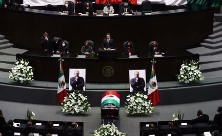 Realizan homenaje de cuerpo presente a René Juárez Cisneros en la Cámara de Diputados