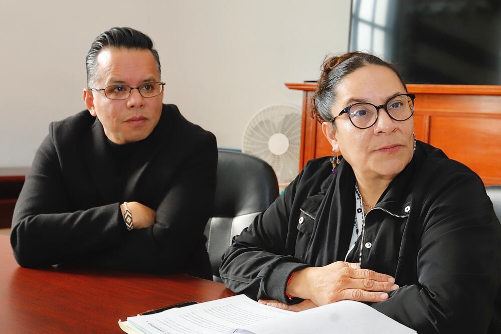 Los presidentes de las comisiones de Hacienda, Carlos Hernández, y de Presupuesto, Valentina Batres, dijeron que no recibieron línea. Foto. Berenice Fregoso