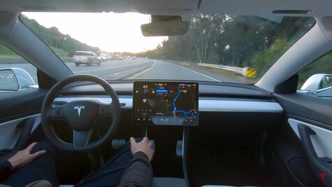 Video: Así funciona el piloto automático de Tesla