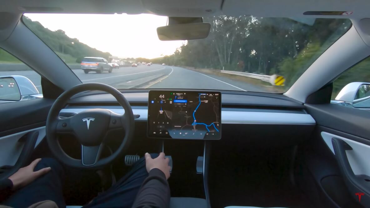 Se espera que el Full-Self Driving tenga un lanzamiento no limitado a finales de este año / Foto: YouTube Tesla