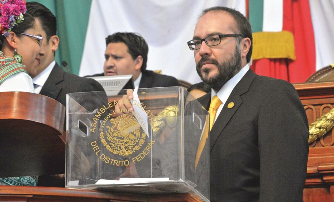 Mauricio Toledo (PRD), presidente de la Mesa directiva de la Asamblea Legislativa de la Ciudad de México. (ASAMBLEA LEGISLATIVA)
