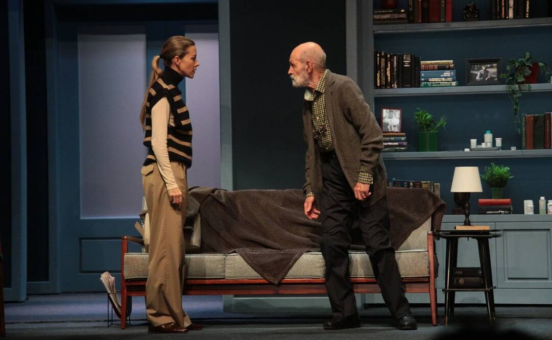 Escenas de la obra "El padre", protagonizada por Luis de Tavira, Fernanda Castillo, Pedro de Tavira, Ana Sofia Gatica.
Clasos/foto/Alfonso Manzano/