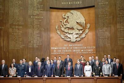 Llama AMLO a aprobar reformas constitucionales