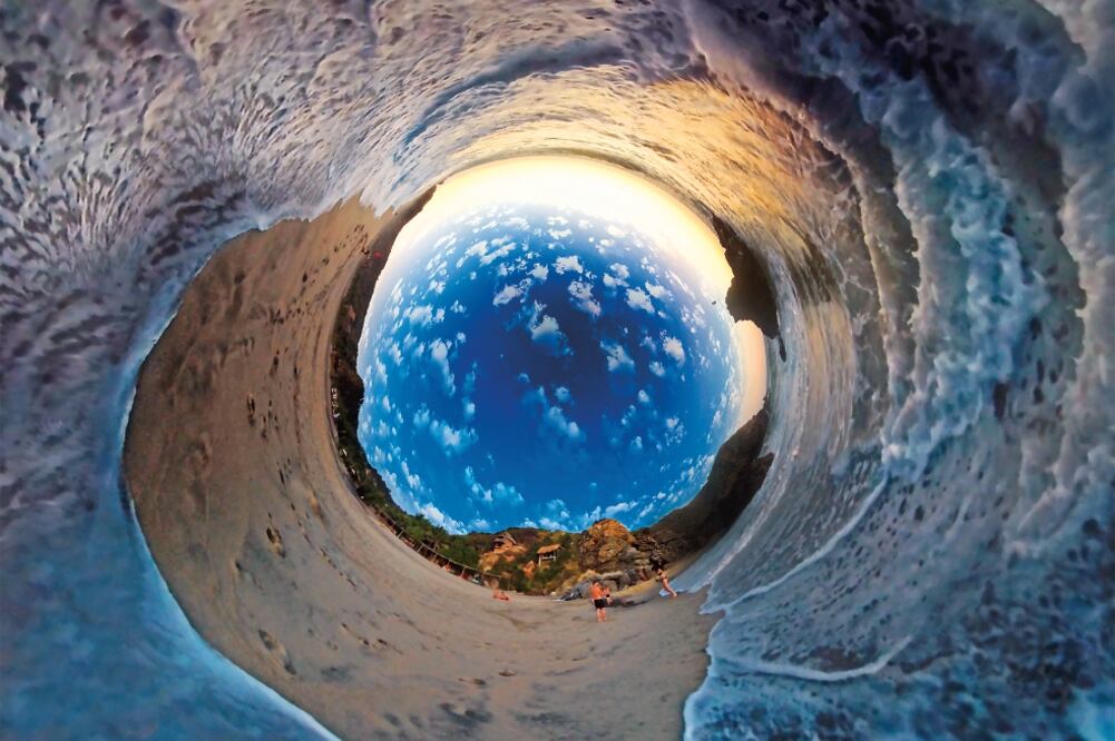 Tres obras de la serie Universo Mermejita , de Sarah Minter, se presentarán en la exposición; hoy habrá un homenaje a la artista recientemente fallecida (CORTESÍA GALERÍA TRAEGER & PINTO)