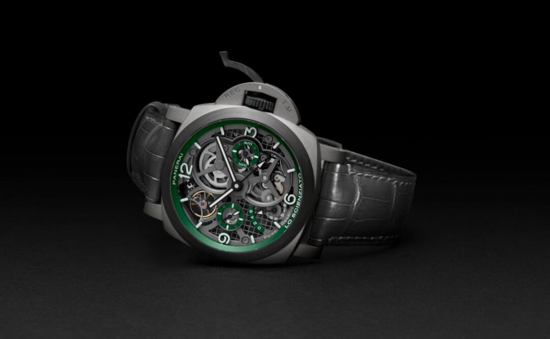 Luminor Tourbillon GMT-47 mm funciona con el calibre P.2005 manual que late a 28,800 alt/h con función GMT.