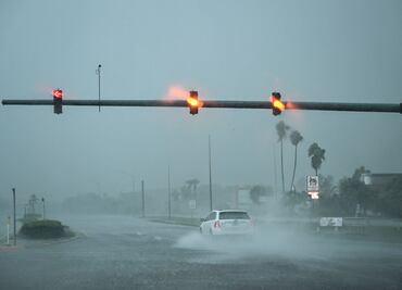 Huracán Milton sigue perdiendo intensidad; baja a categoría 3 mientras se aproxima a Florida