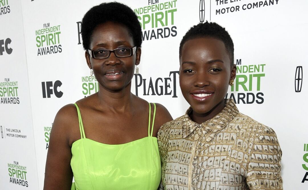 Lupita Nyong'o y su mamá. Foto: AP