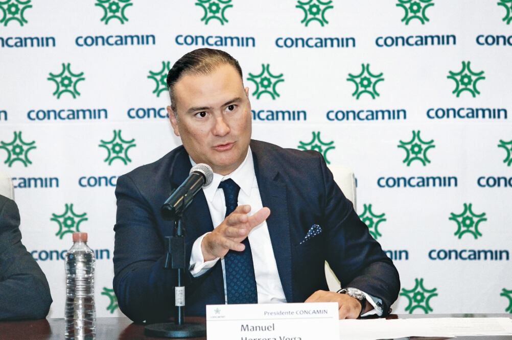 Empresarios, tan cerca y tan lejos