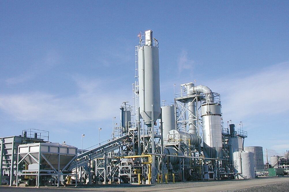 La empresa tiene una capacidad de producción de 4.6 millones de toneladas anuales del material de construcción, de las cuales, 2.2 millones se fabrican en México (ARCHIVO EL UNIVERSAL)