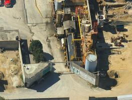 Aseguran 250 mil litros de huachicol y 12 pipas en inmueble que simulaba manejo de residuos en Veracruz; hay 8 detenidos