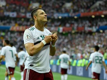 Los expertos opinan sobre la continuidad de 'Chicharito' en el Tri