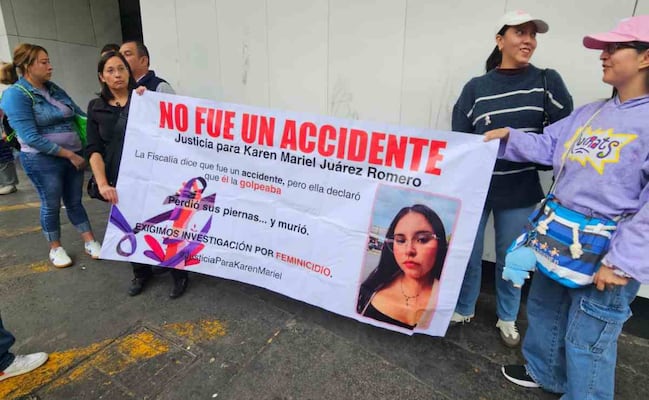 Familiares de Karen Mariel se manifiestan en calles del centro de la CDMX; exigen investigar su muerte como feminicidio