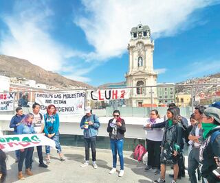 Universitarias marchan contra acoso sexual y desapariciones