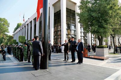 Tribunales del país respaldan a EPN contra Trump: Elías Azar