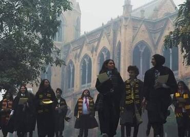 Estudiantes convierten su Universidad en Hogwarts