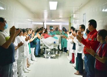 Personal del IMSS rinde homenaje a joven que donó 5 de sus órganos