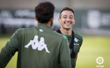 Andrés Guardado brinda equipos a "heróes" del coronavirus