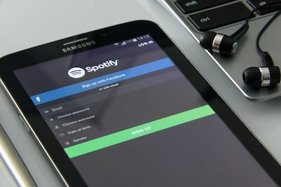 Spotify podría controlarse desde Siri 