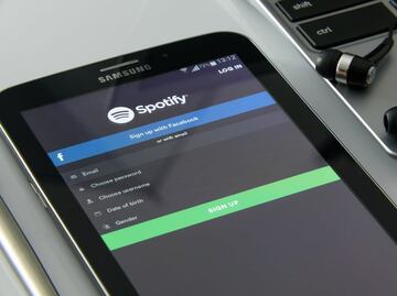 Spotify podría controlarse desde Siri