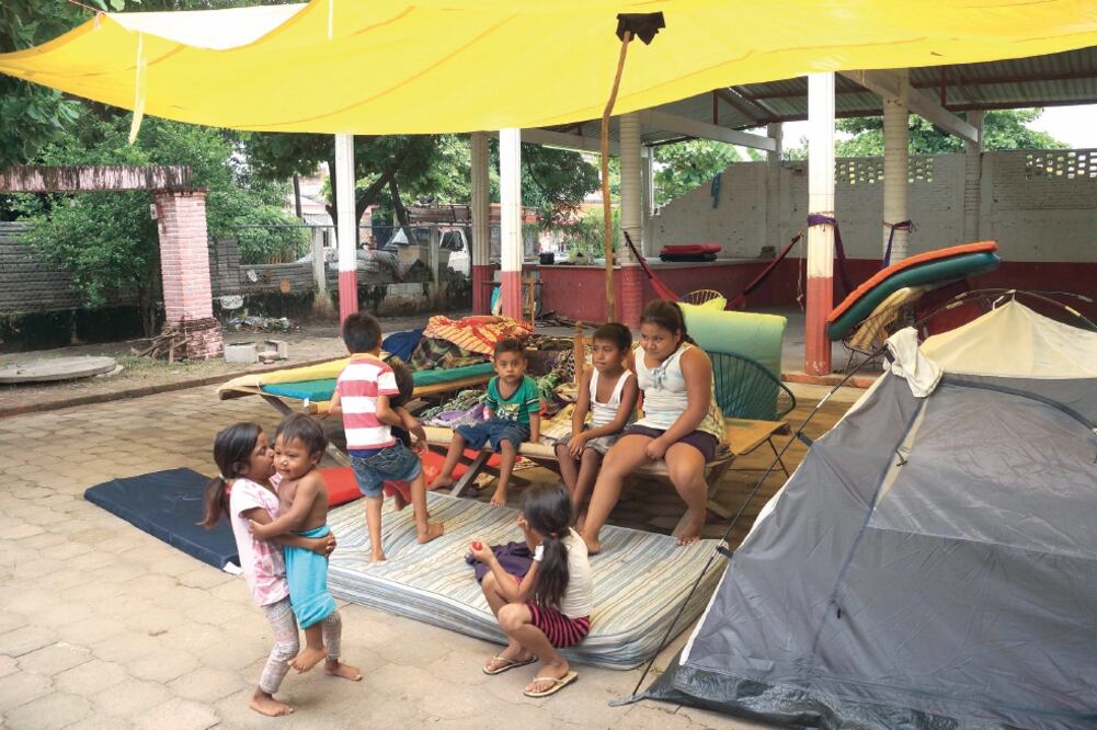 Los partidos políticos buscan ayudar a las familias que resultaron afectadas por los sismos del 7 y 19 de septiembre. (EDWIN HERNÁNDEZ. EL UNIVERSAL)