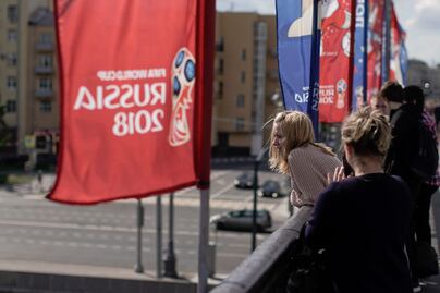 Legisladora pide a rusas evitar tener sexo con "extranjeros no blancos" durante el Mundial