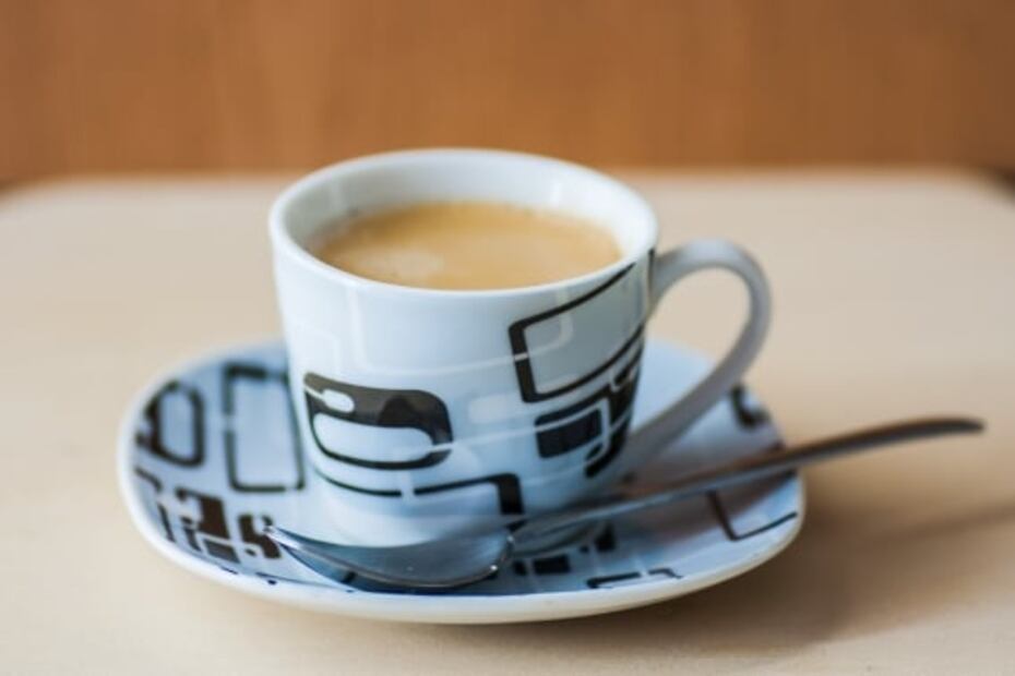 Por qué ponerle canela a tu café todas las mañanas