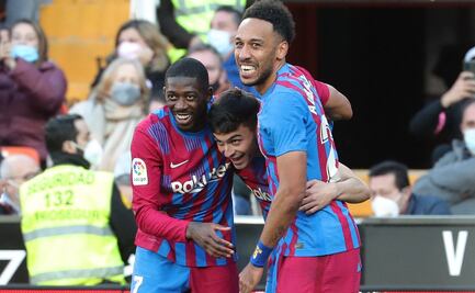 Barcelona aplasta al Valencia y Aubameyang se estrena como goleador