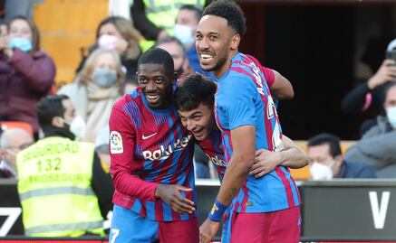 Barcelona aplasta al Valencia y Aubameyang se estrena como goleador