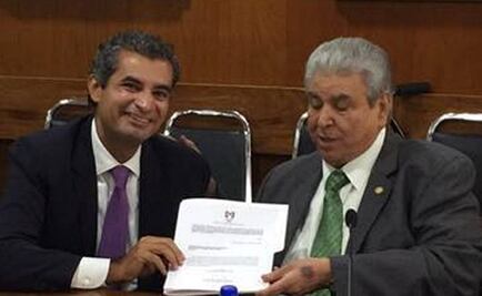 En "cargada", CTM da aval a Ochoa Reza para dirigir al PRI