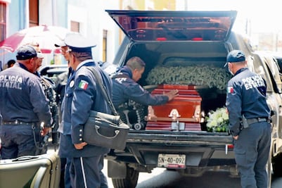 Al alza, cifra de policías muertos en combate
