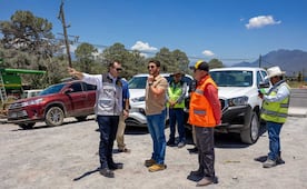 Samuel García supervisa puentes de la Carretera Interserrana; prevé concluir el Tramo 3 este año