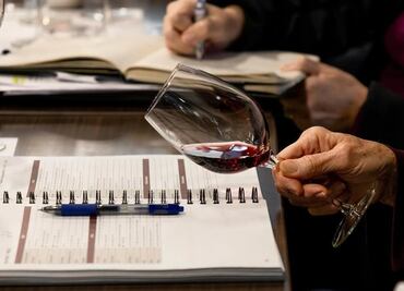 Descorcha el saber: ¡Conviértete en sommelier!