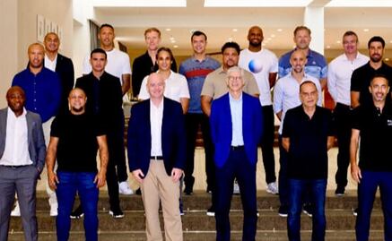 FIFA analiza con Borgetti, Ronaldo y Roberto Carlos el mundial cada dos años