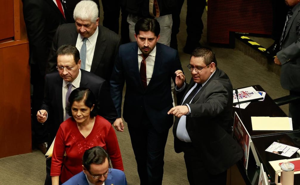 Toma de protesta a Omar Alejandro López Campos, suplente del senador Enrique Inzunza, en el Senado de la República. Foto: Diego Simón Sánchez / EL UNIVERSAL
