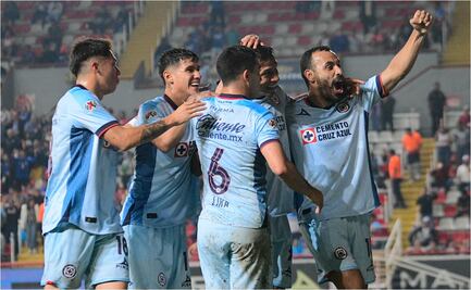 Cruz Azul derrota al Necaxa con triplete de Ángel Sepúlveda y sale del fondo de la tabla